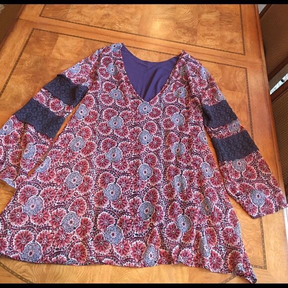 MINI DRESS in Winter Red and Navy Lace - Picture 8 of 8